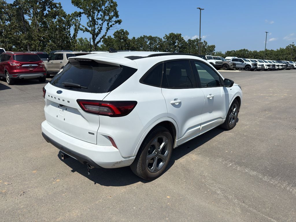 2023 Ford Escape ST-Line photo 5