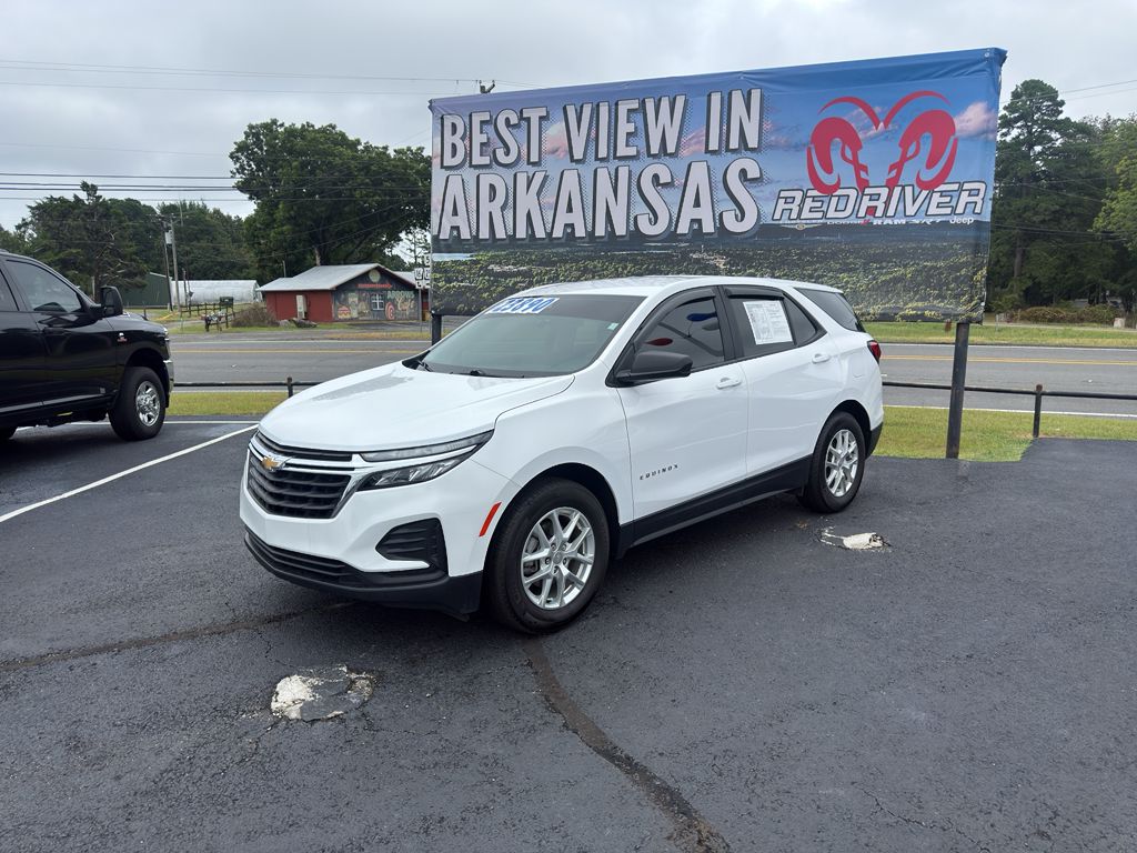 2024 Chevrolet Equinox LS photo 1