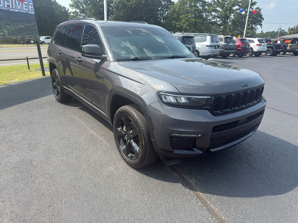 2025 Jeep Grand Cherokee L Limited photo 3