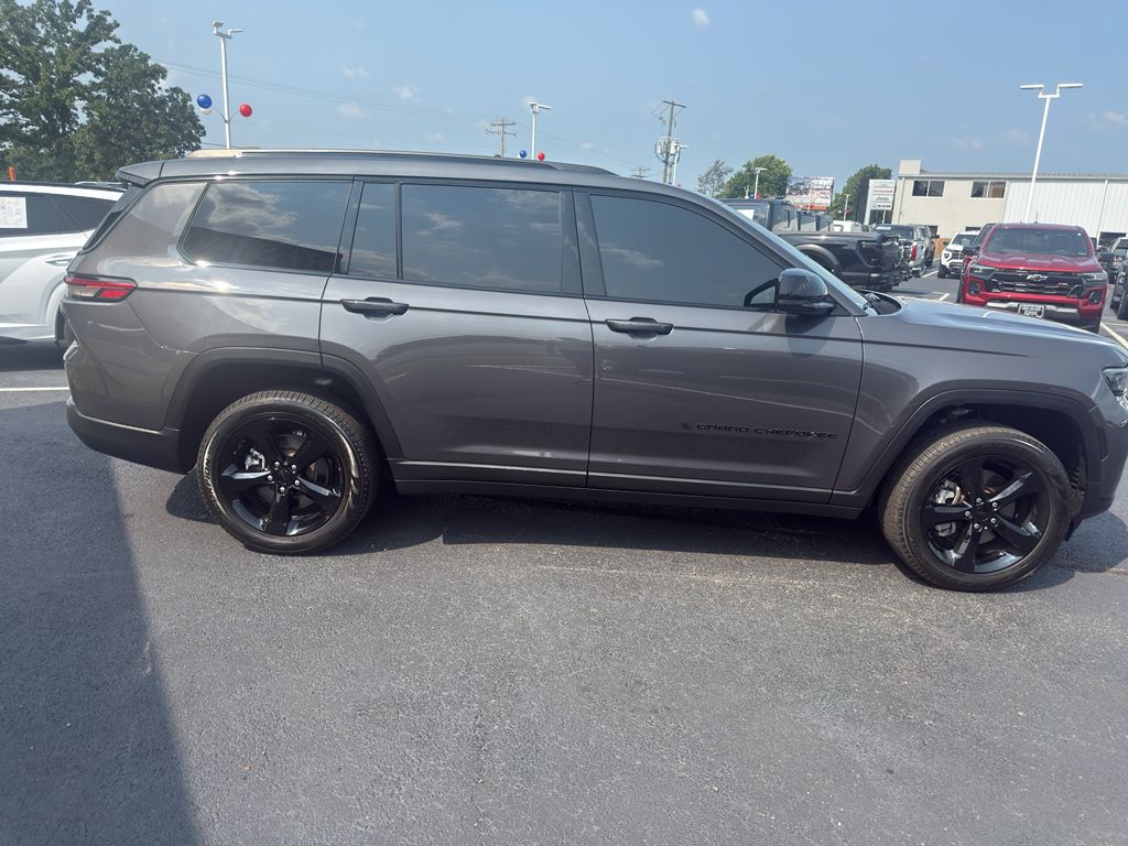 2025 Jeep Grand Cherokee L Limited photo 4