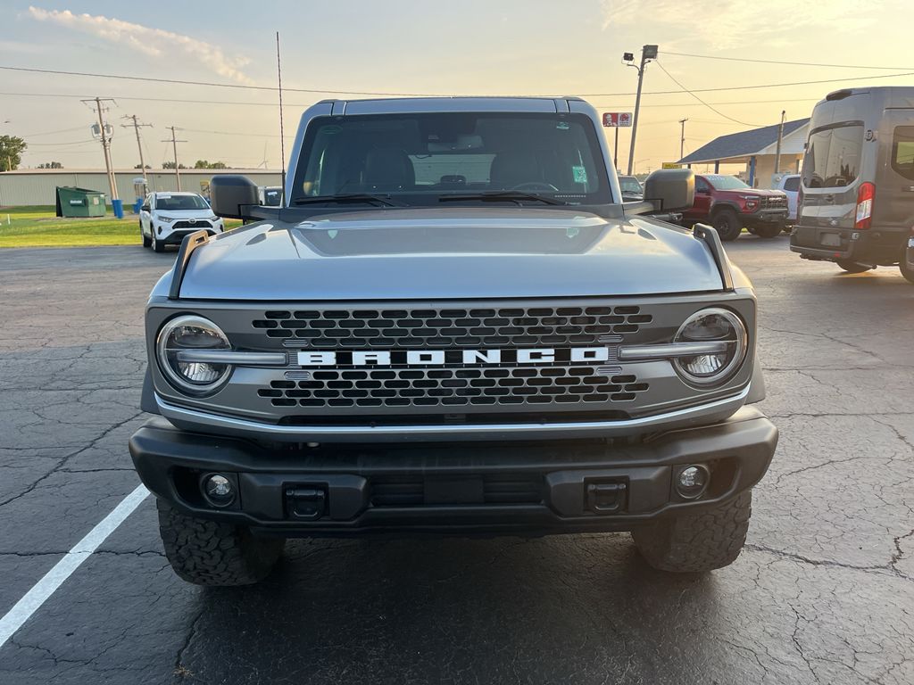 2023 Ford Bronco Badlands photo 2