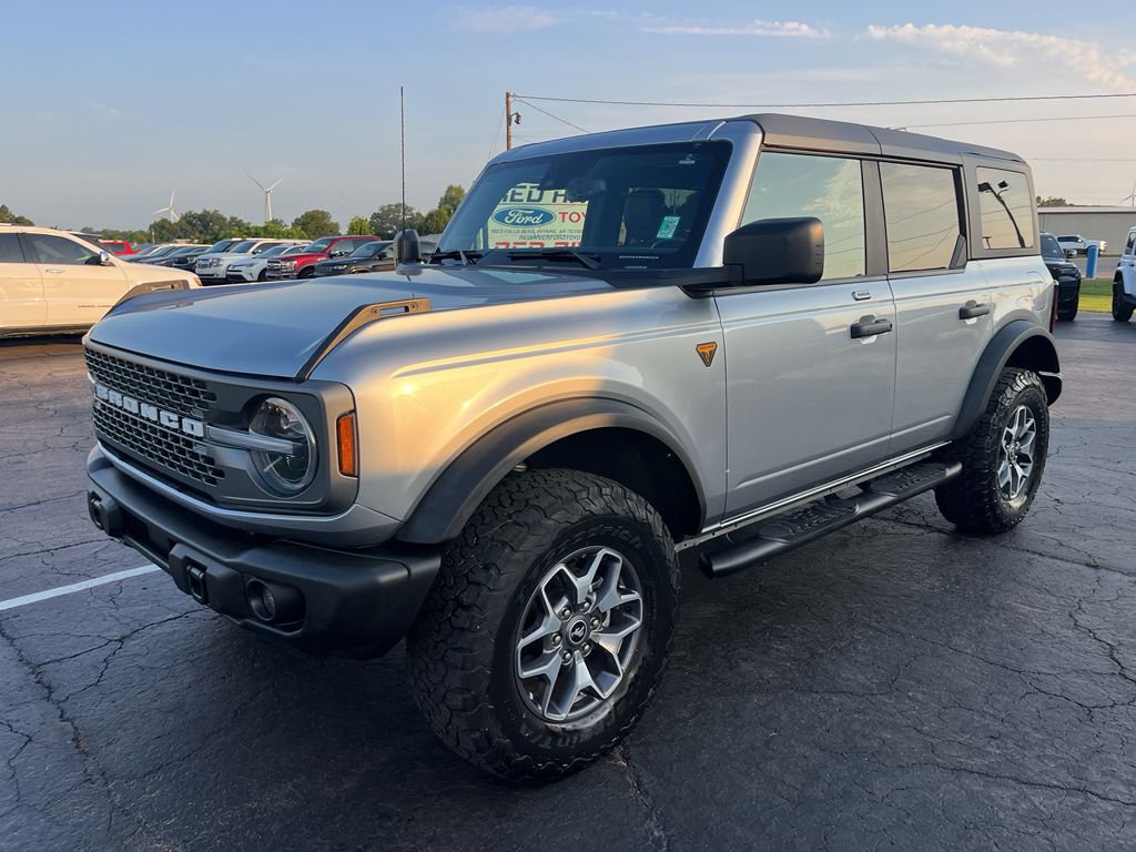 2023 Ford Bronco Badlands photo 1