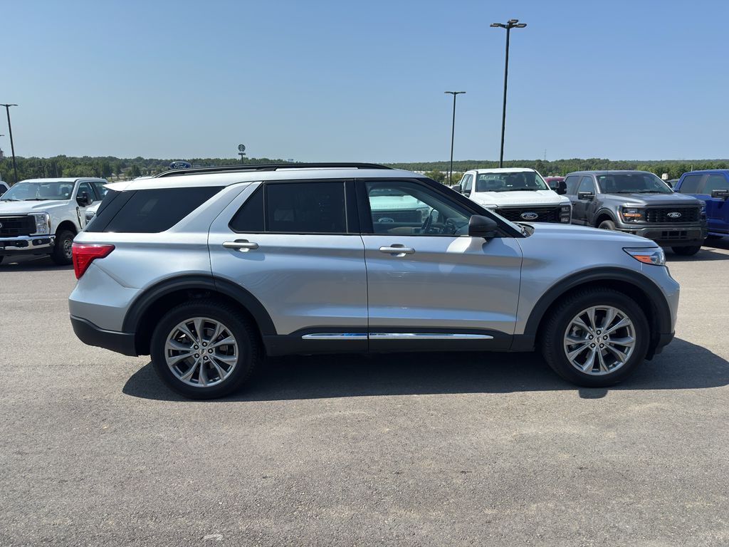 2022 Ford Explorer XLT photo 4
