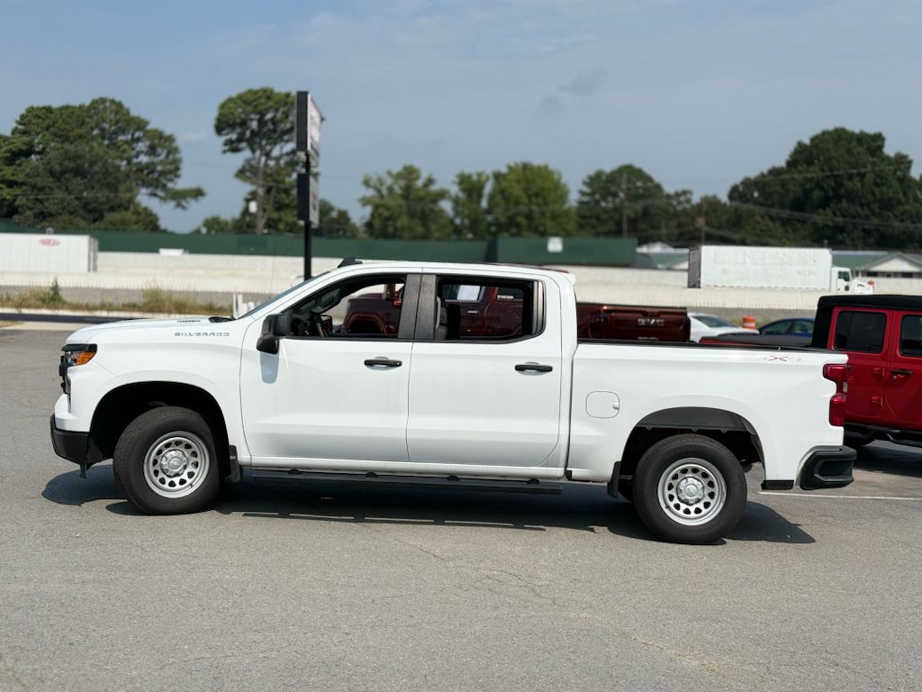2025 Chevrolet Silverado Work Truck photo 4