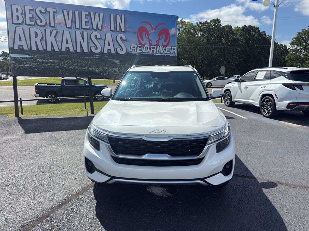 2023 Kia Seltos S photo 2