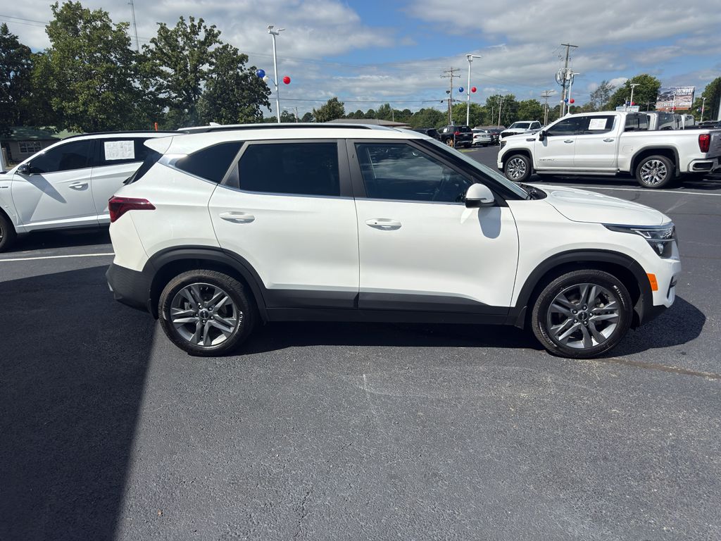 2023 Kia Seltos S photo 4