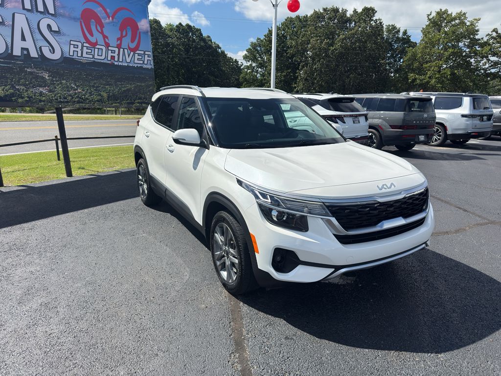 2023 Kia Seltos S photo 3