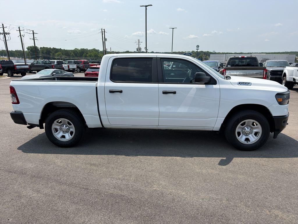 2023 Ram 1500 Tradesman photo 3