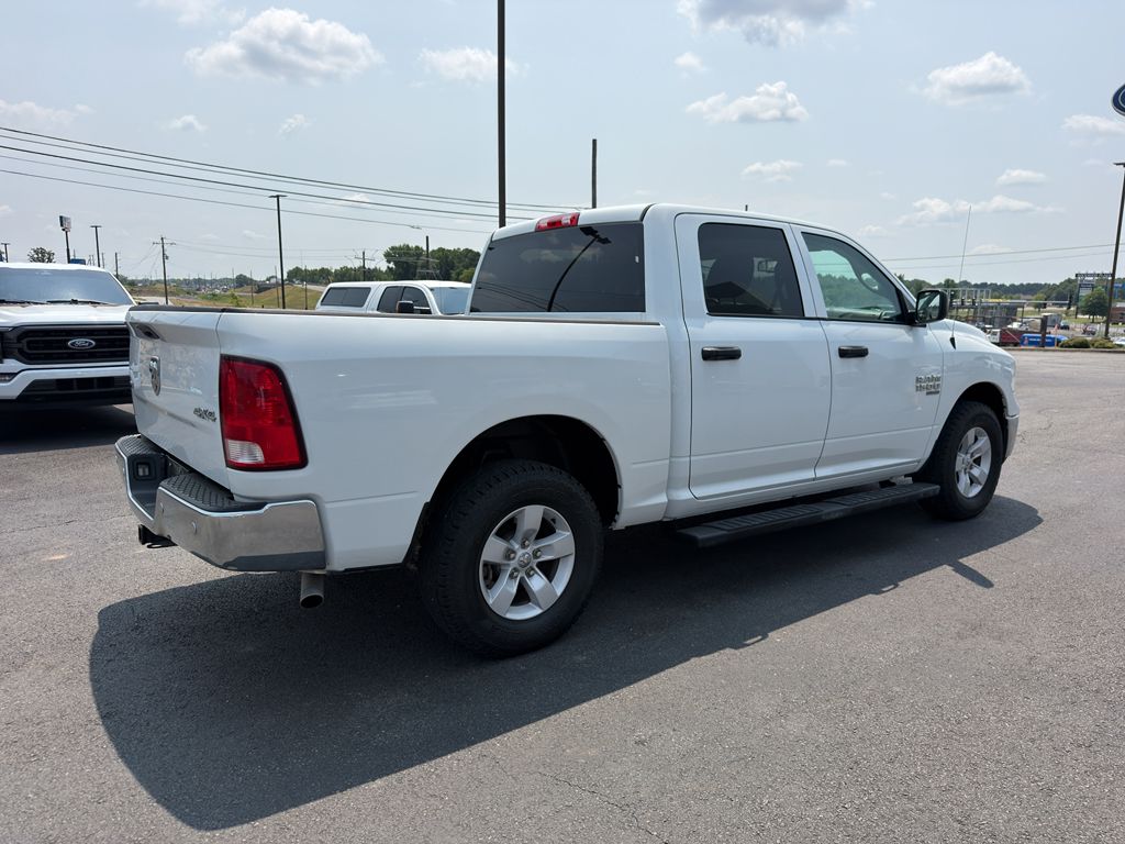 2022 Ram 1500 Classic SLT photo 4