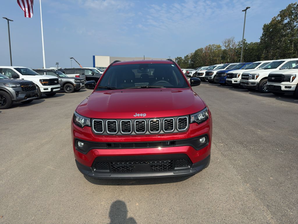 2025 Jeep Compass Latitude photo 2
