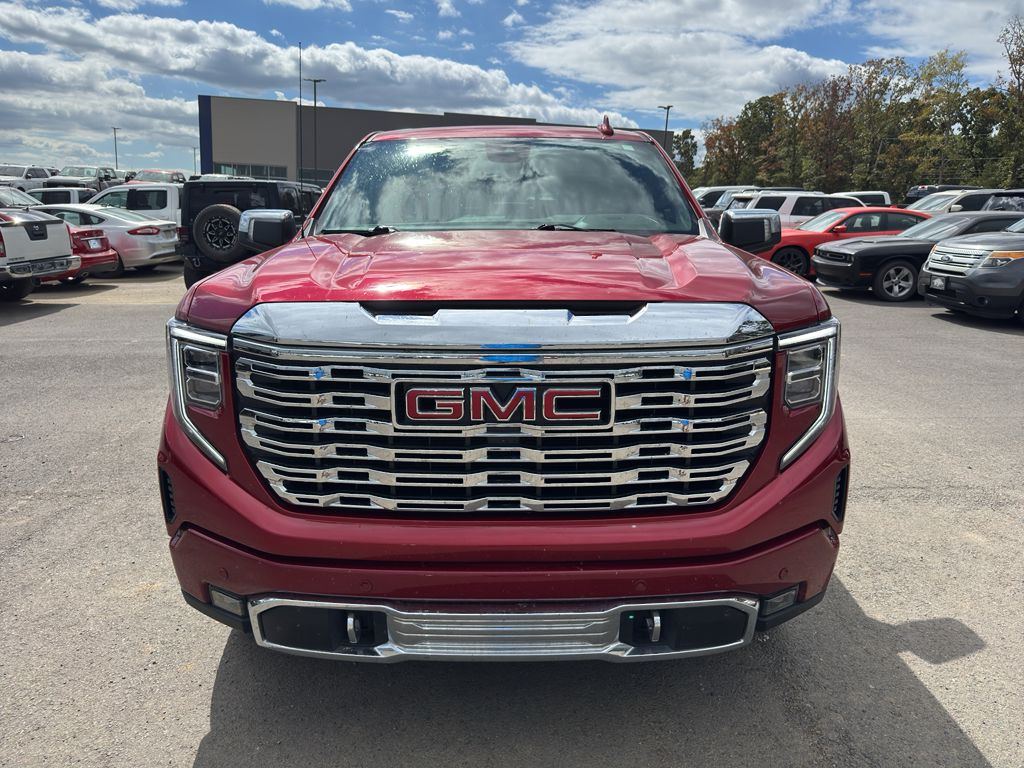 2024 GMC Sierra Denali photo 2
