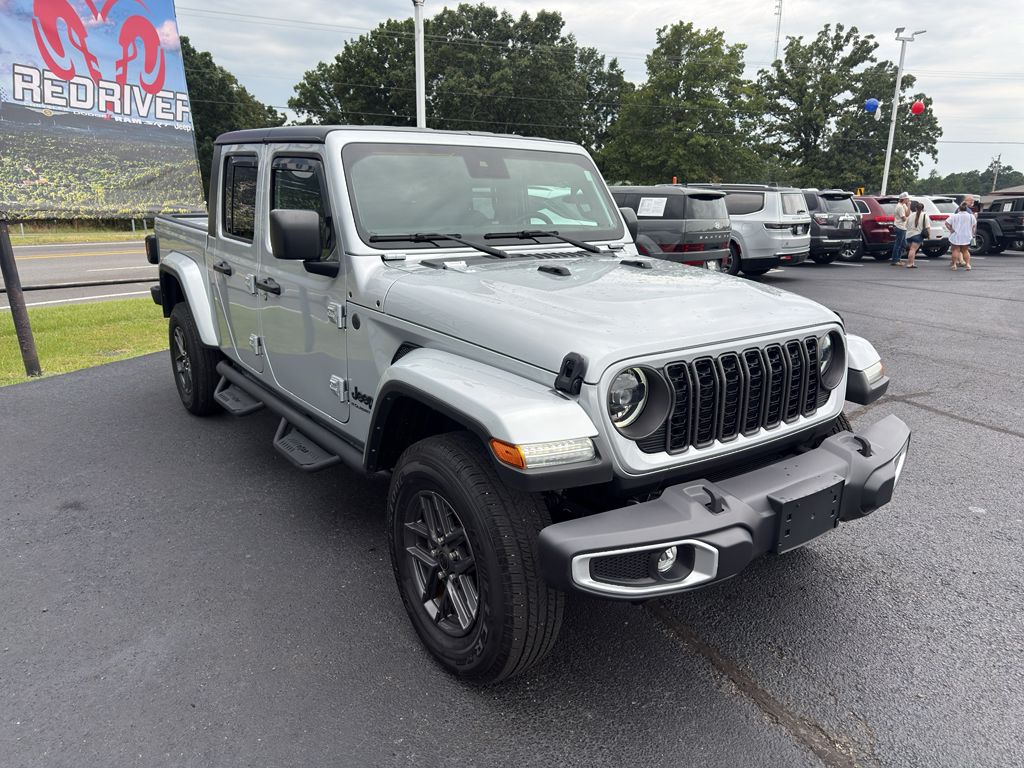 2024 Jeep Gladiator Sport S photo 3