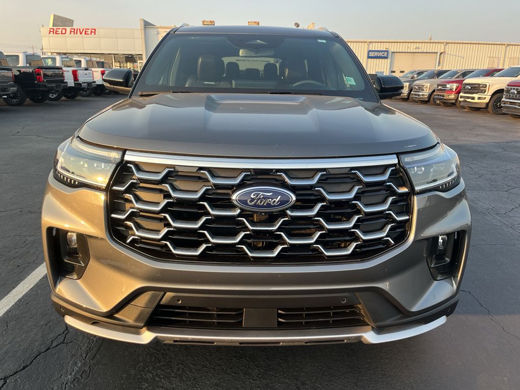 2025 Ford Explorer Platinum photo 2