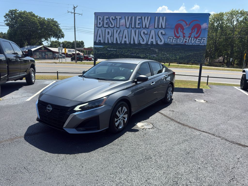 2025 Nissan Altima S photo 1