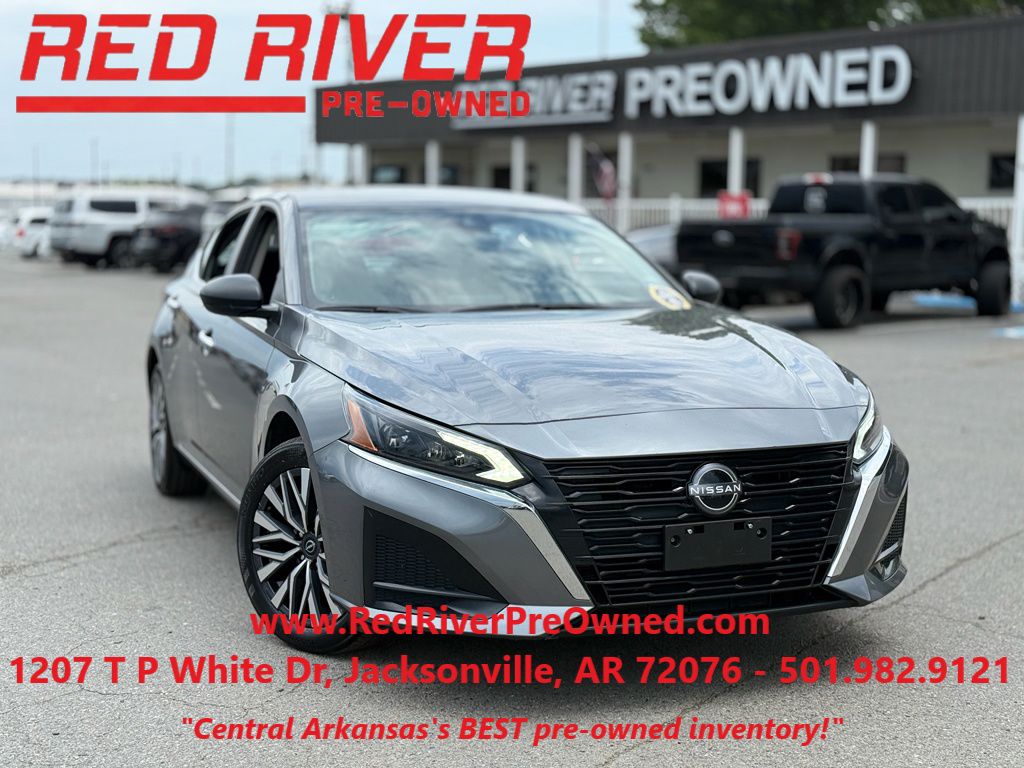 2025 Nissan Altima SV photo 1