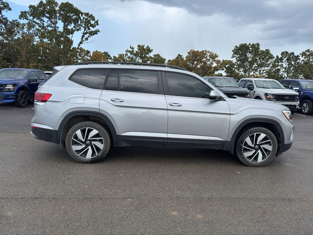 2024 Volkswagen Atlas 2.0T SE w/Technology photo 4