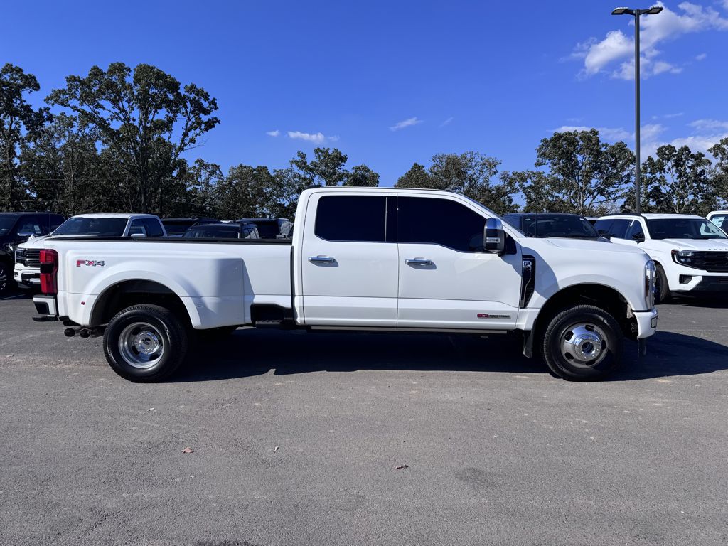 2026 Ford F-350 Platinum photo 4