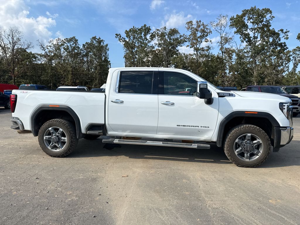 2025 GMC Sierra SLT photo 4