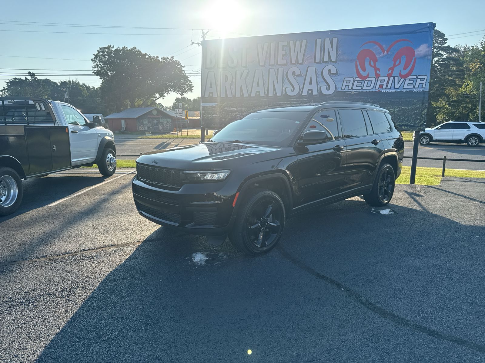 2023 Jeep Grand Cherokee L Altitude photo 1