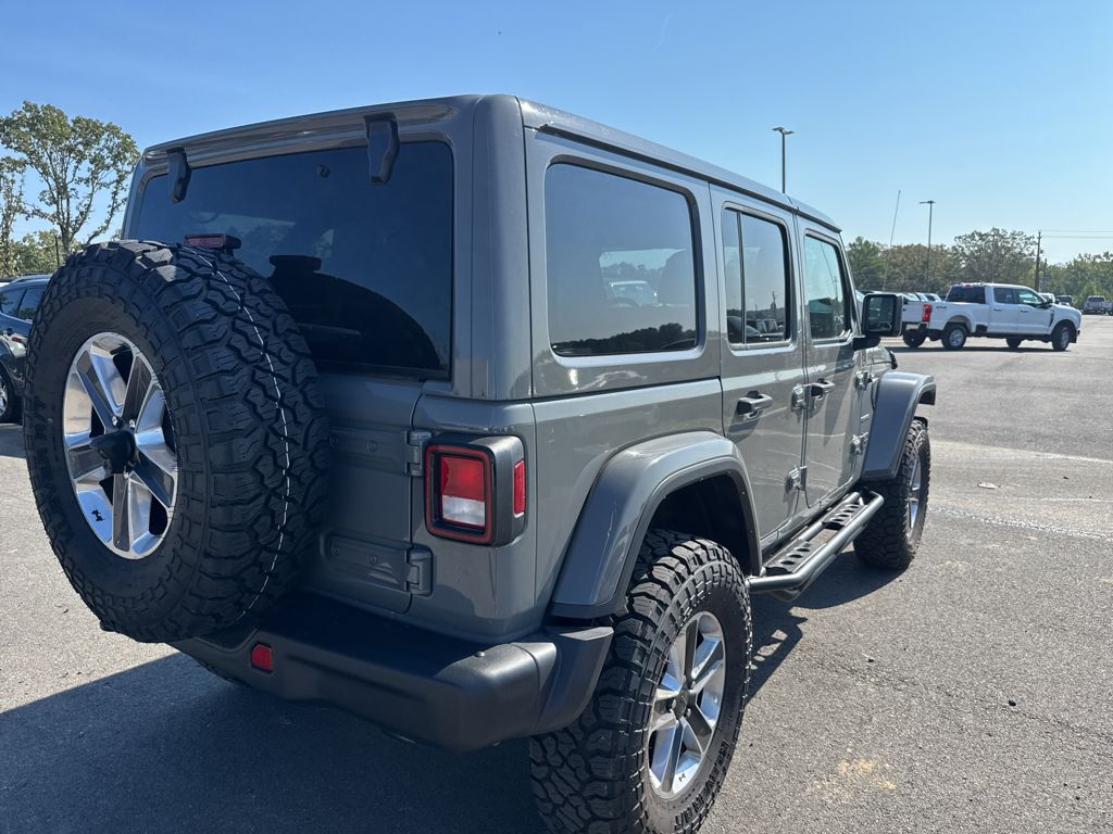 2023 Jeep Wrangler Sahara photo 5