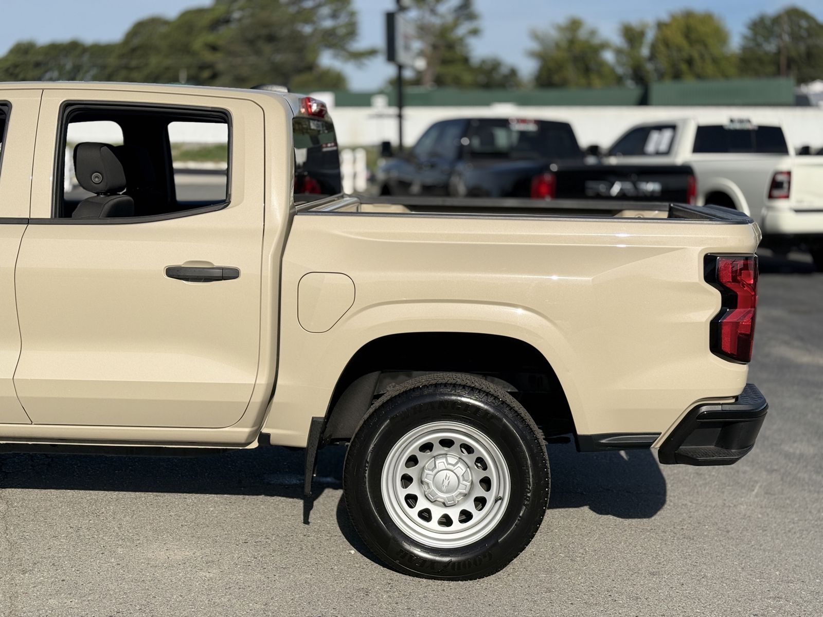 2023 Chevrolet Colorado 2WD Work Truck photo 5