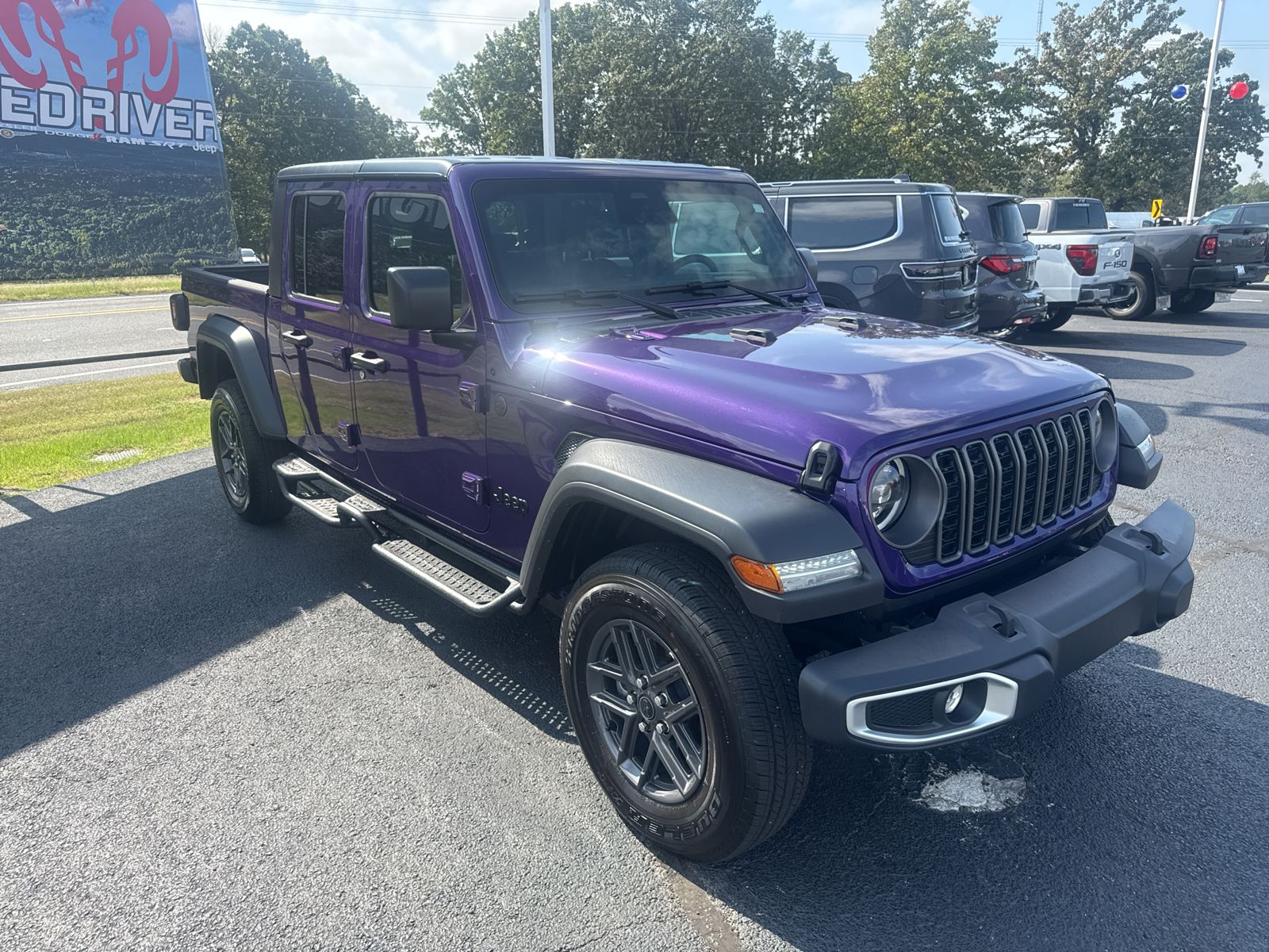 2026 Jeep Gladiator Sport S photo 3