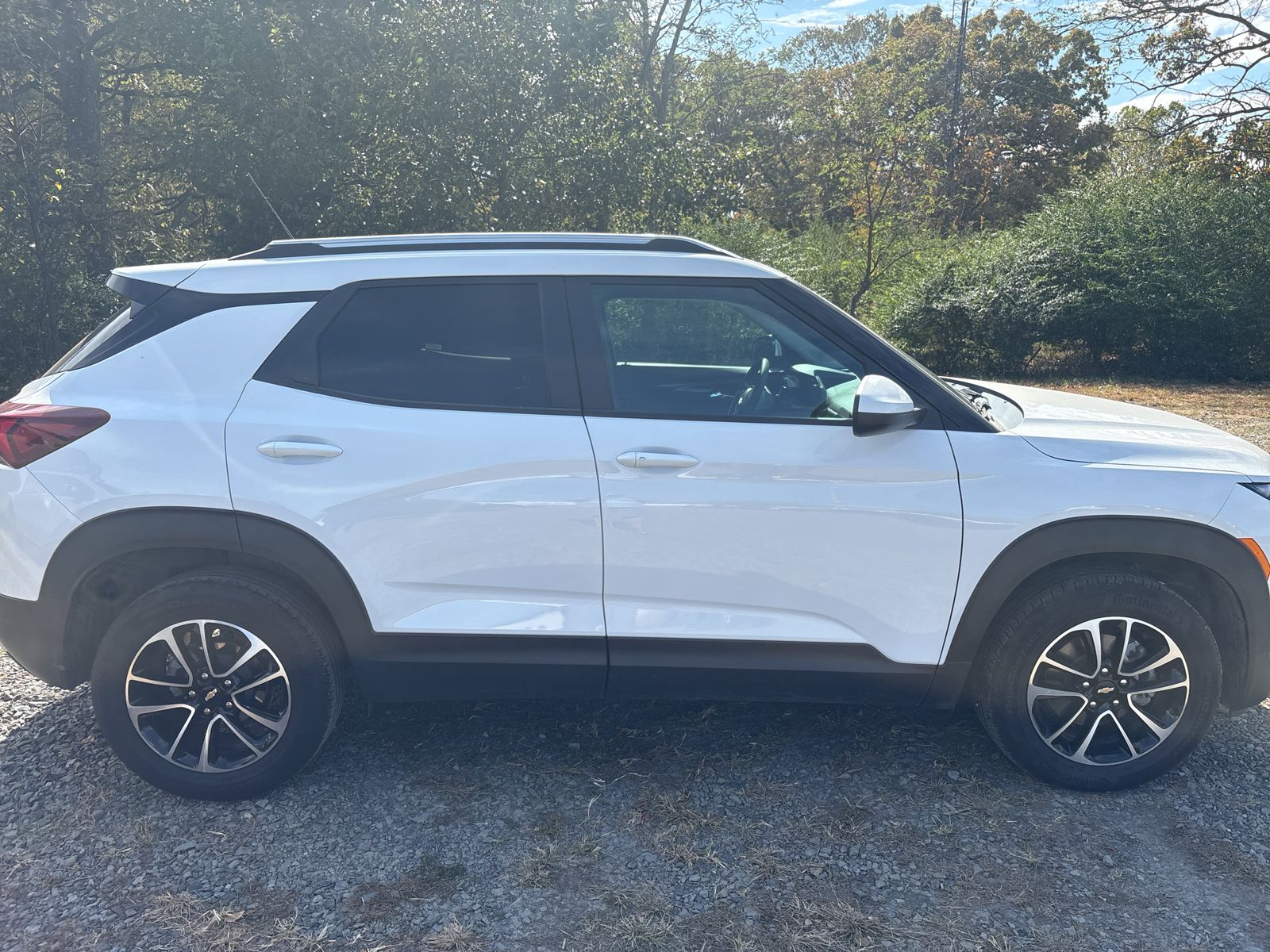 2025 Chevrolet TrailBlazer LT photo 3