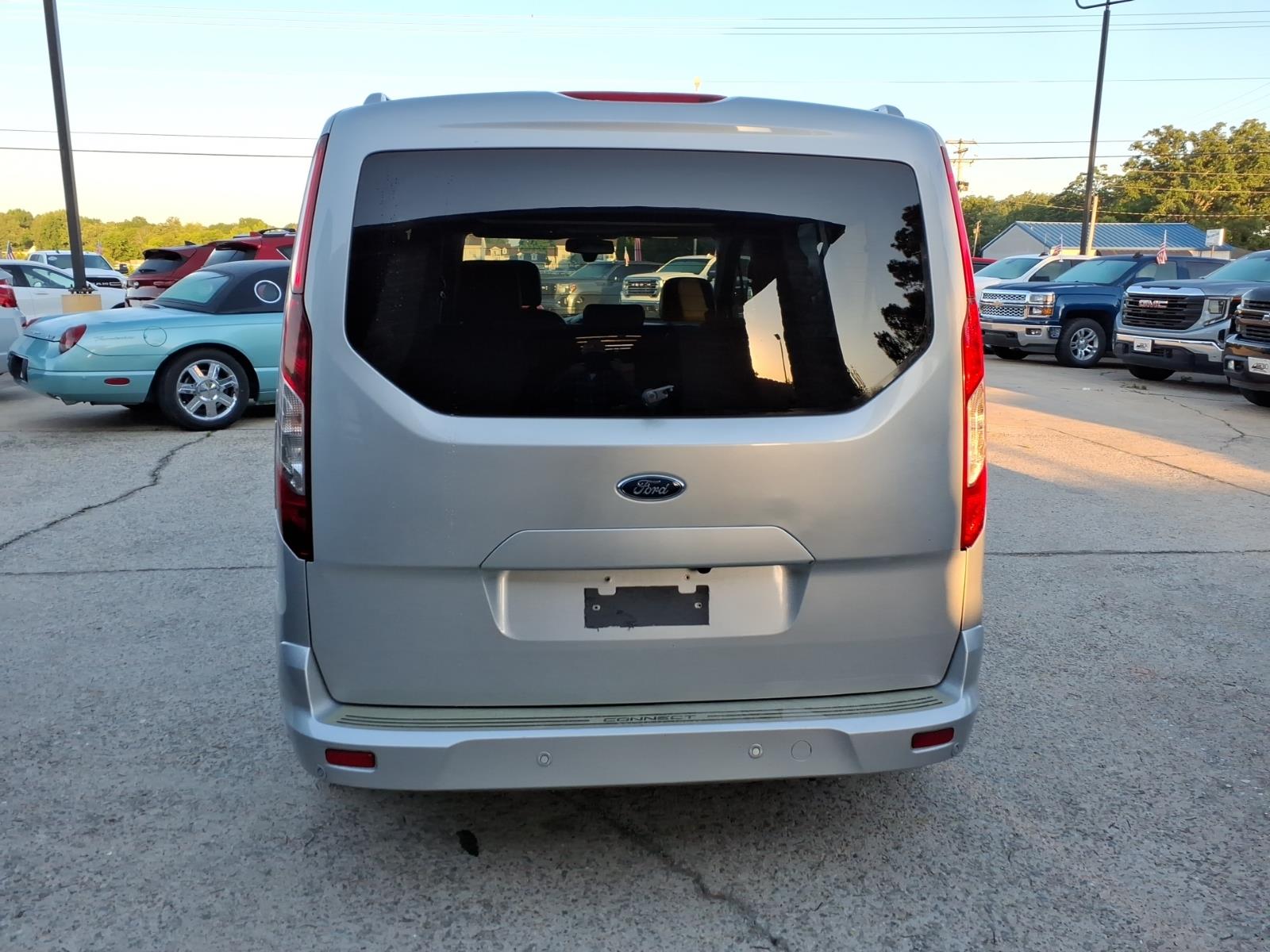 2017 Ford Transit Connect Titanium photo 4