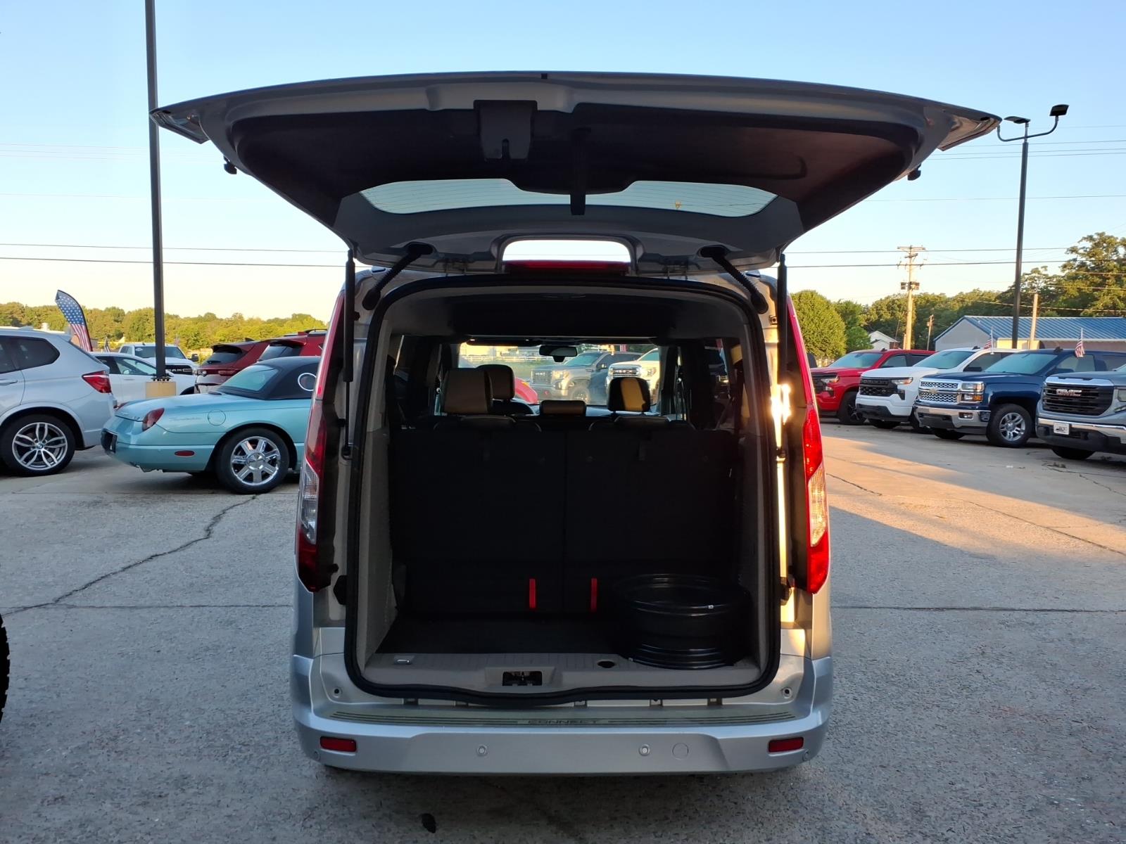 2017 Ford Transit Connect Titanium photo 5