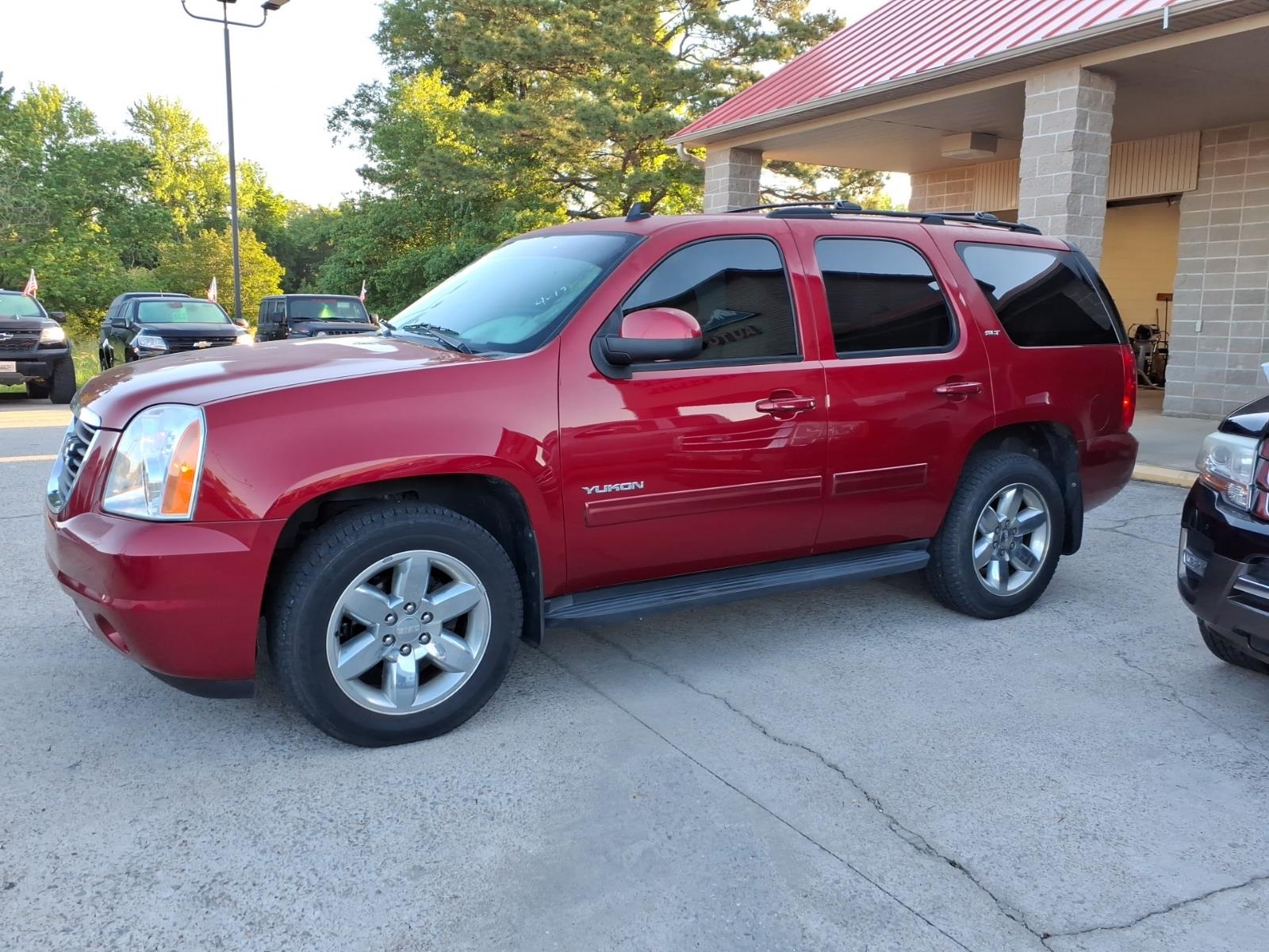 2013 GMC Yukon SLT photo 3