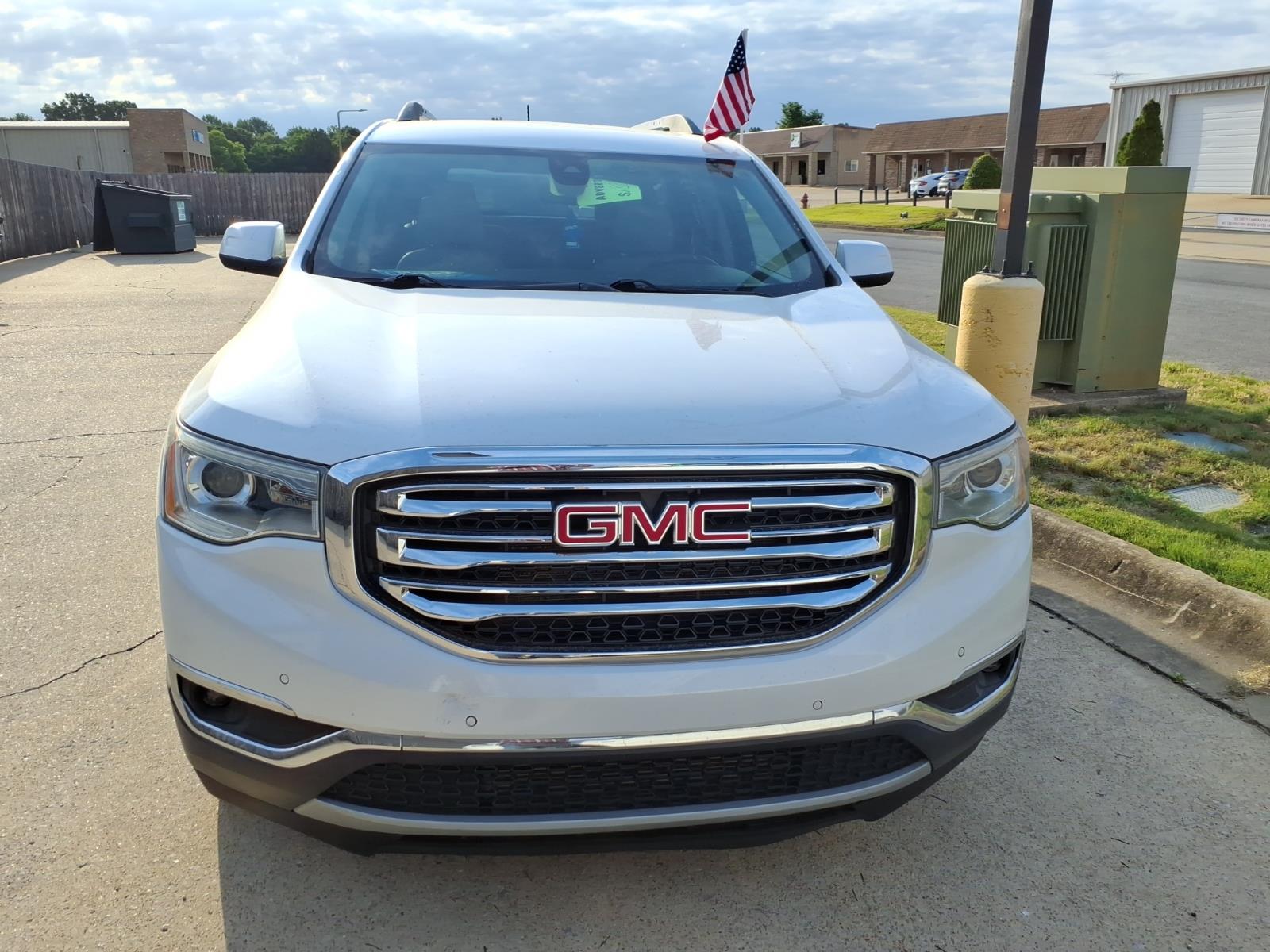 2017 GMC Acadia SLT-2 photo 2