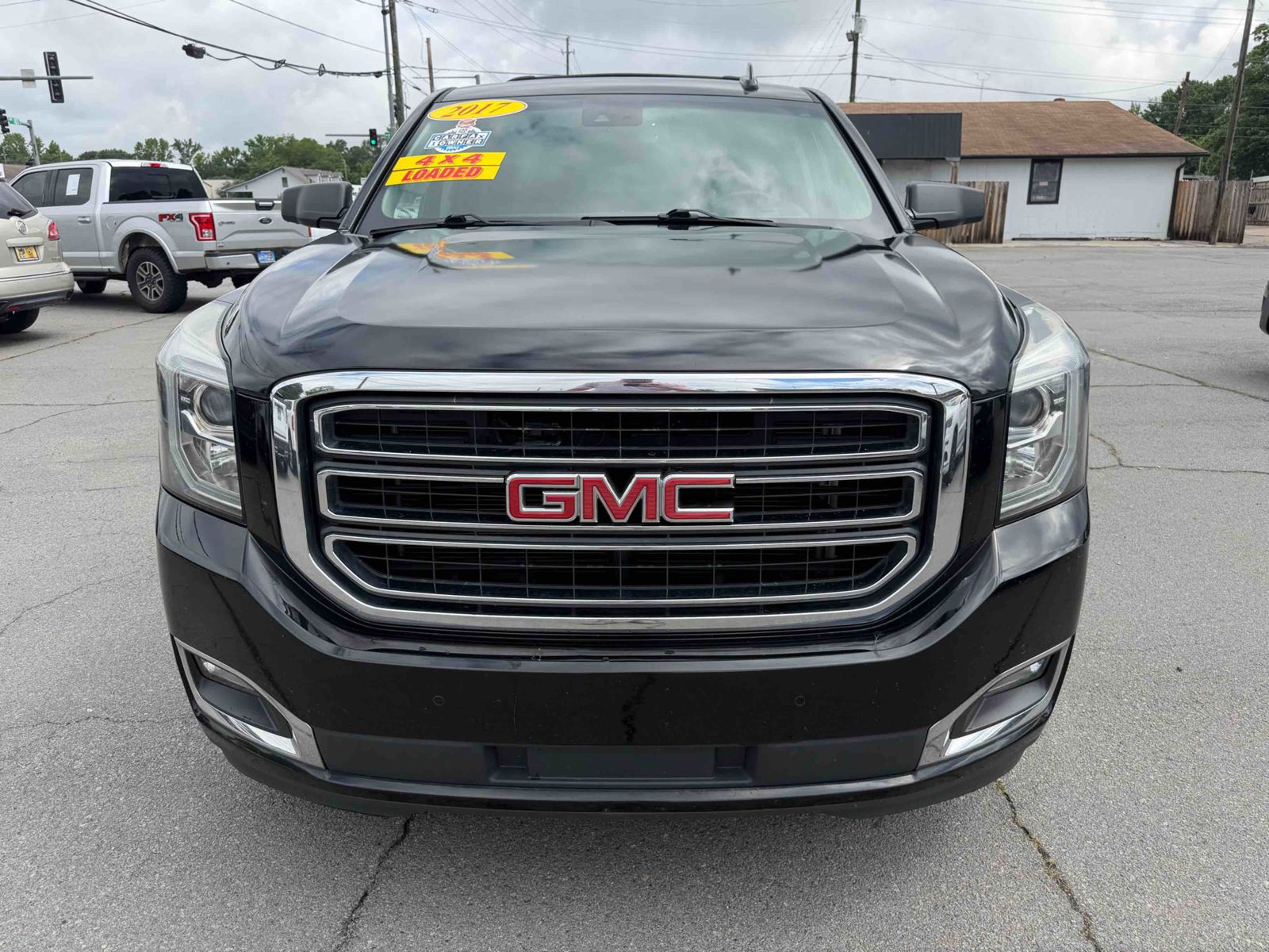 2017 GMC Yukon XL SLT photo 2