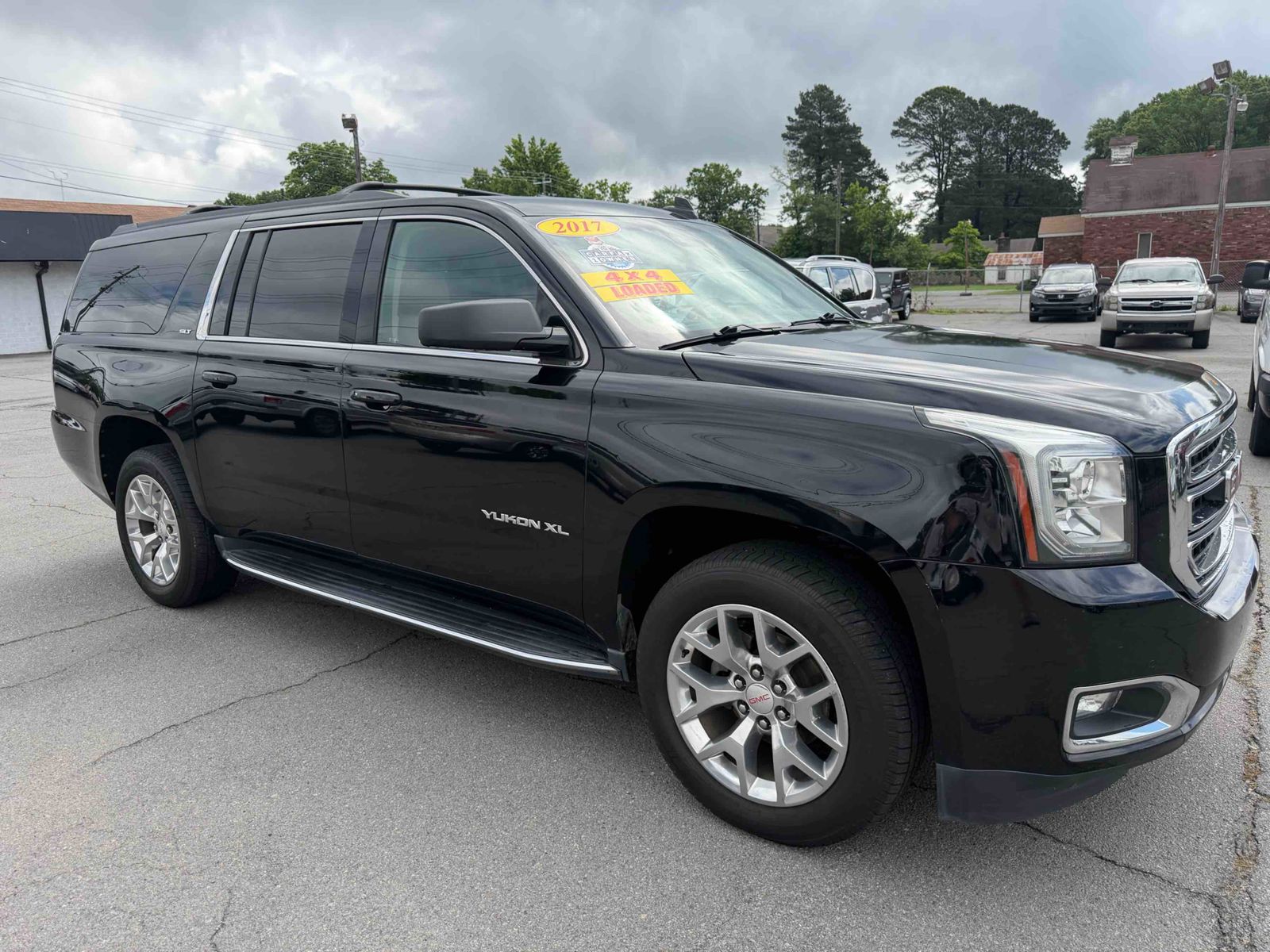 2017 GMC Yukon XL SLT photo 3