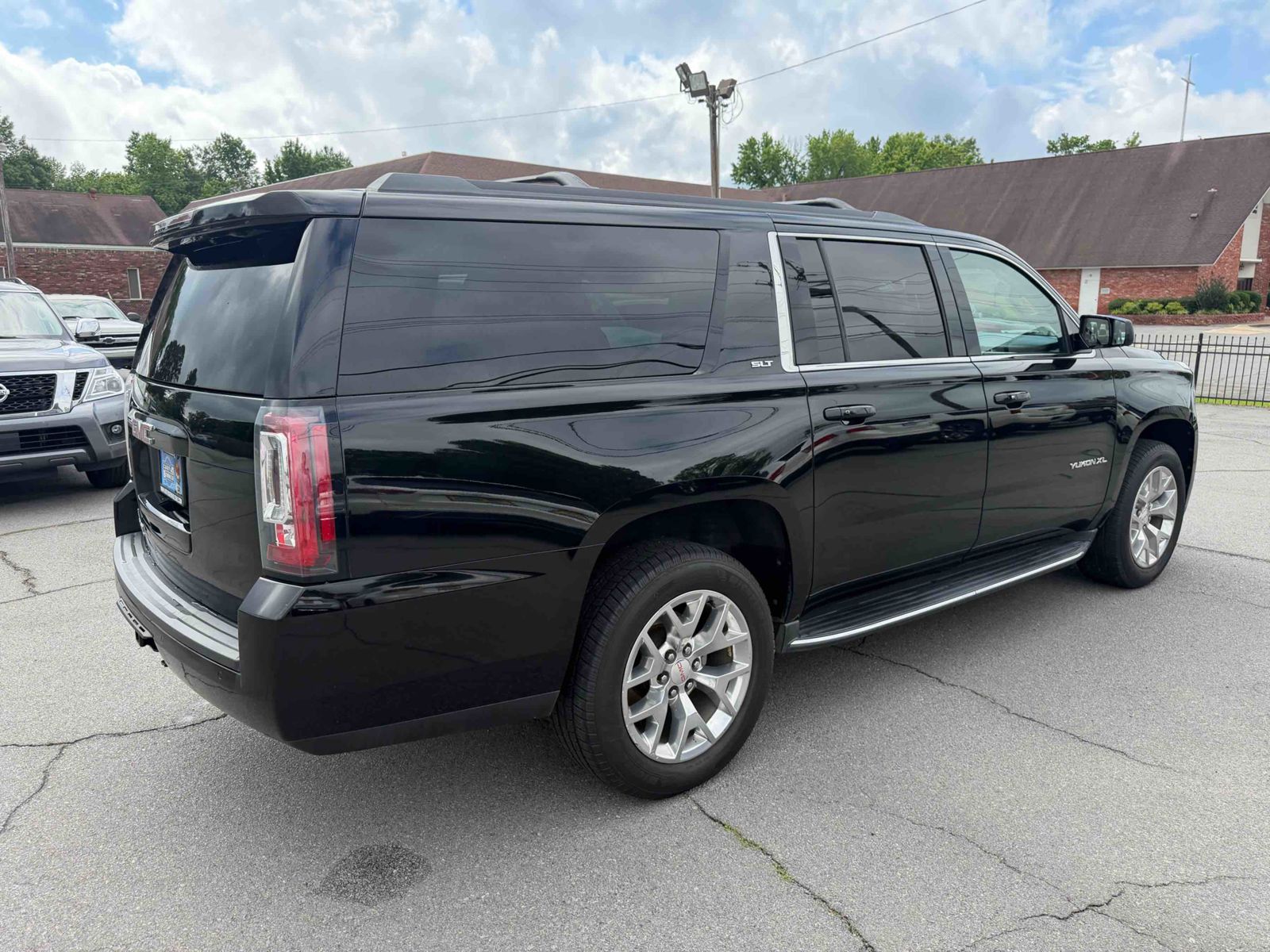 2017 GMC Yukon XL SLT photo 4