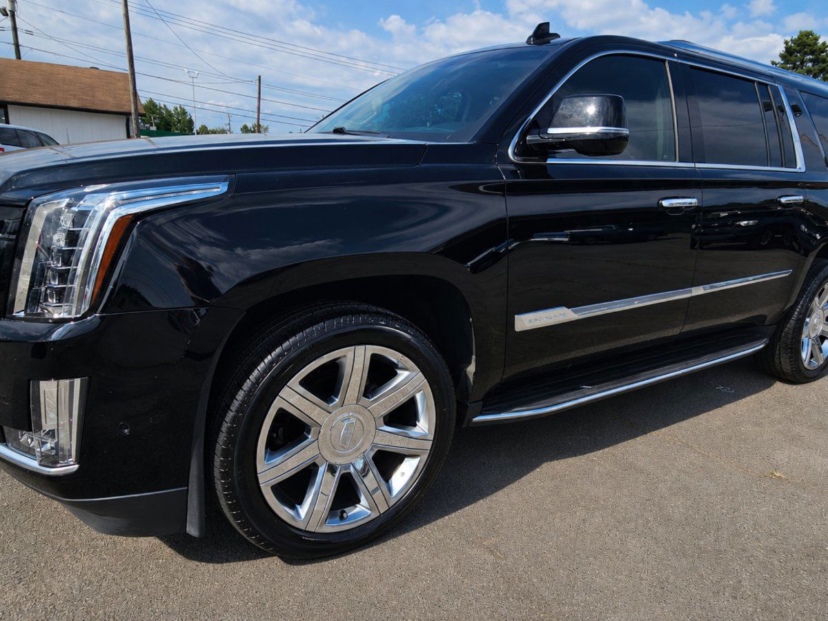2018 CADILLAC Escalade ESV ESV Luxury photo