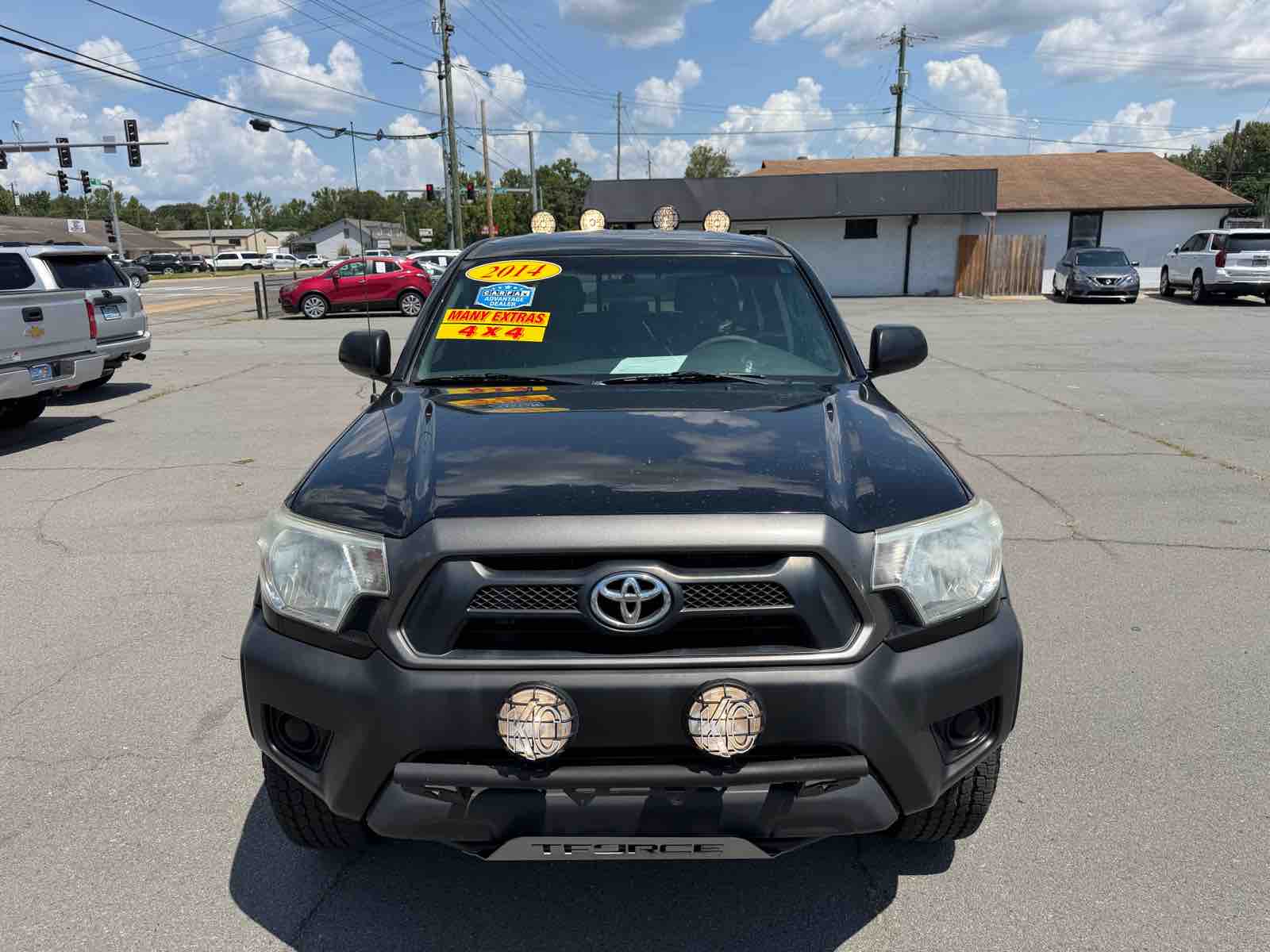 2014 TOYOTA Tacoma SR5 photo 2