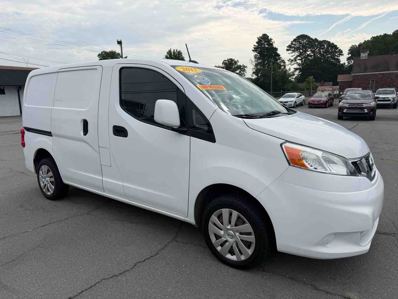 2017 NISSAN NV200 SV photo 3
