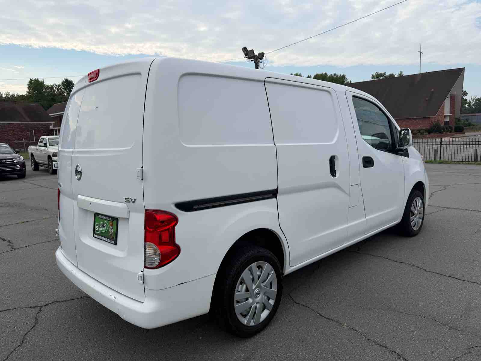 2017 NISSAN NV200 SV photo 4