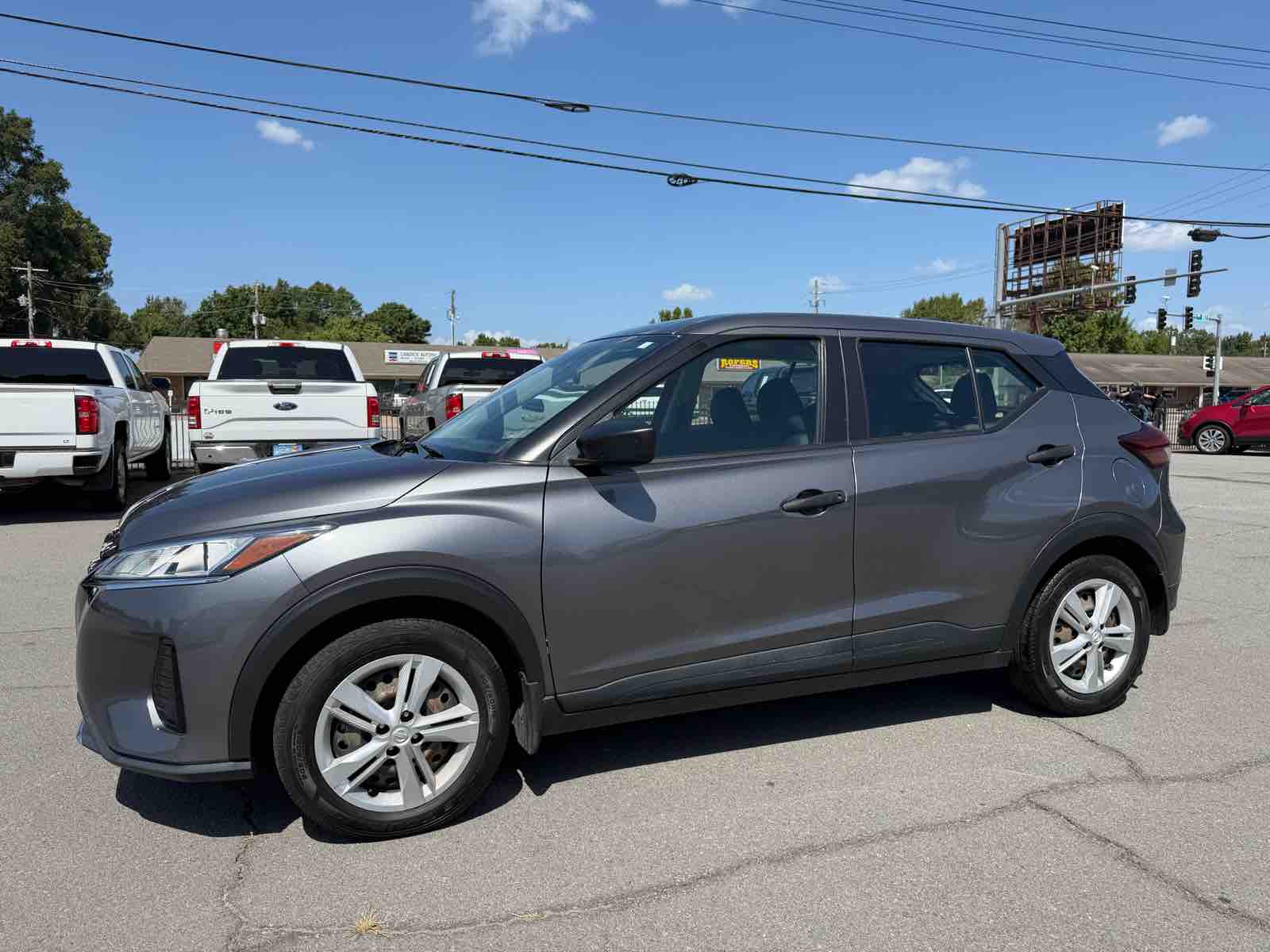 2022 NISSAN Kicks S photo 1