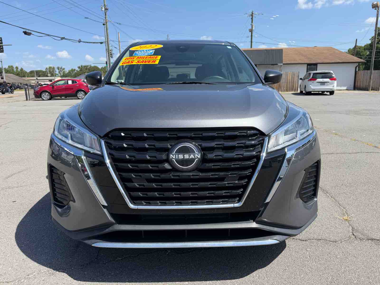 2022 NISSAN Kicks S photo 2