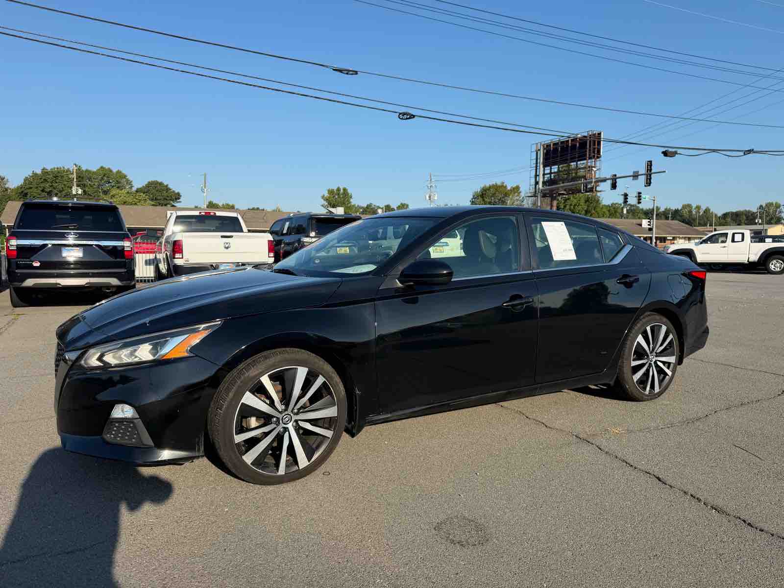 2022 Nissan Altima SR photo 1