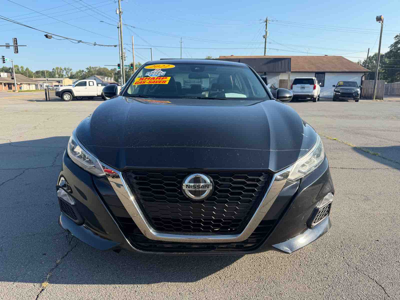 2022 Nissan Altima SR photo 2