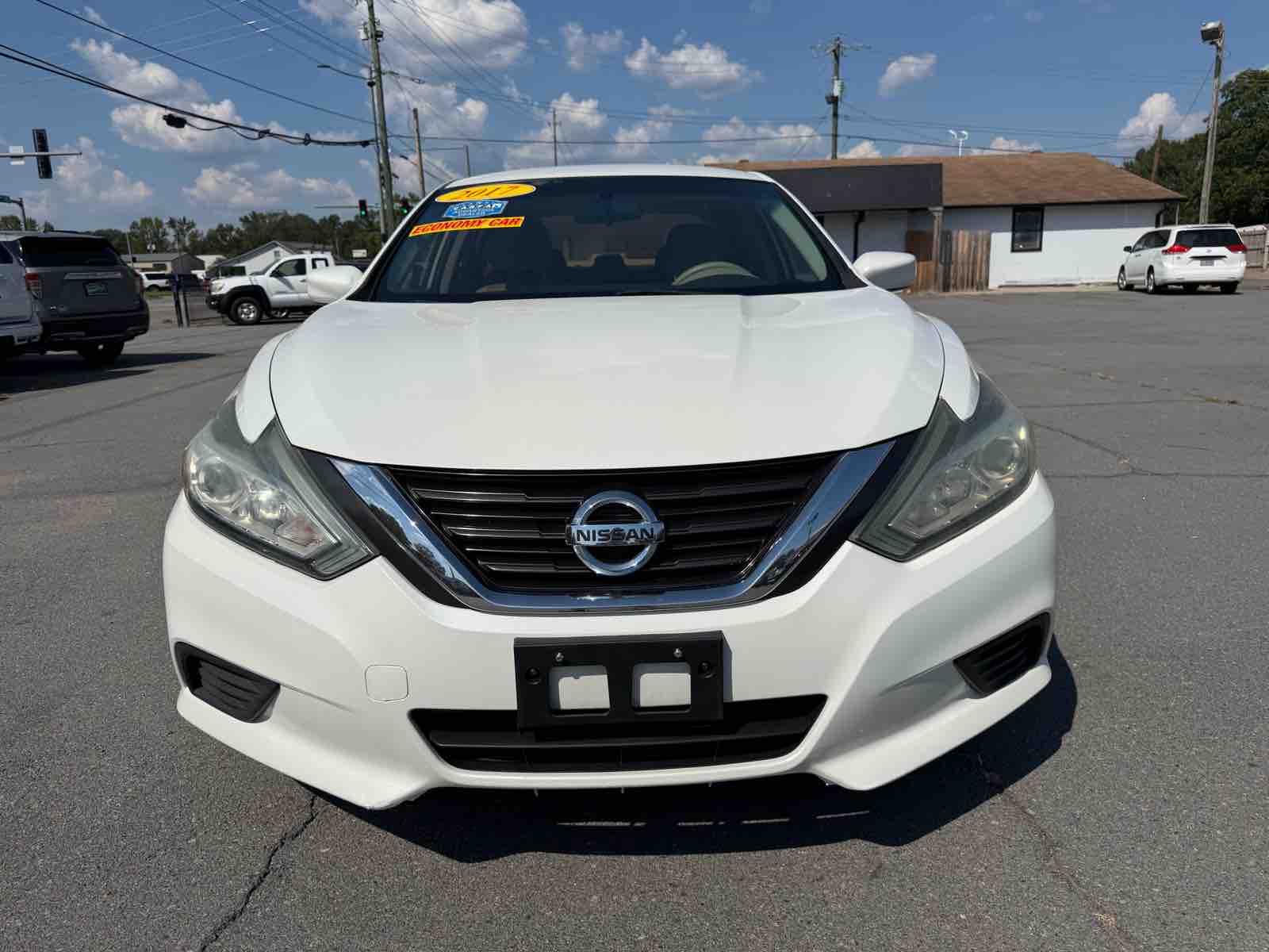 2017 Nissan Altima 2.5 SV photo 2