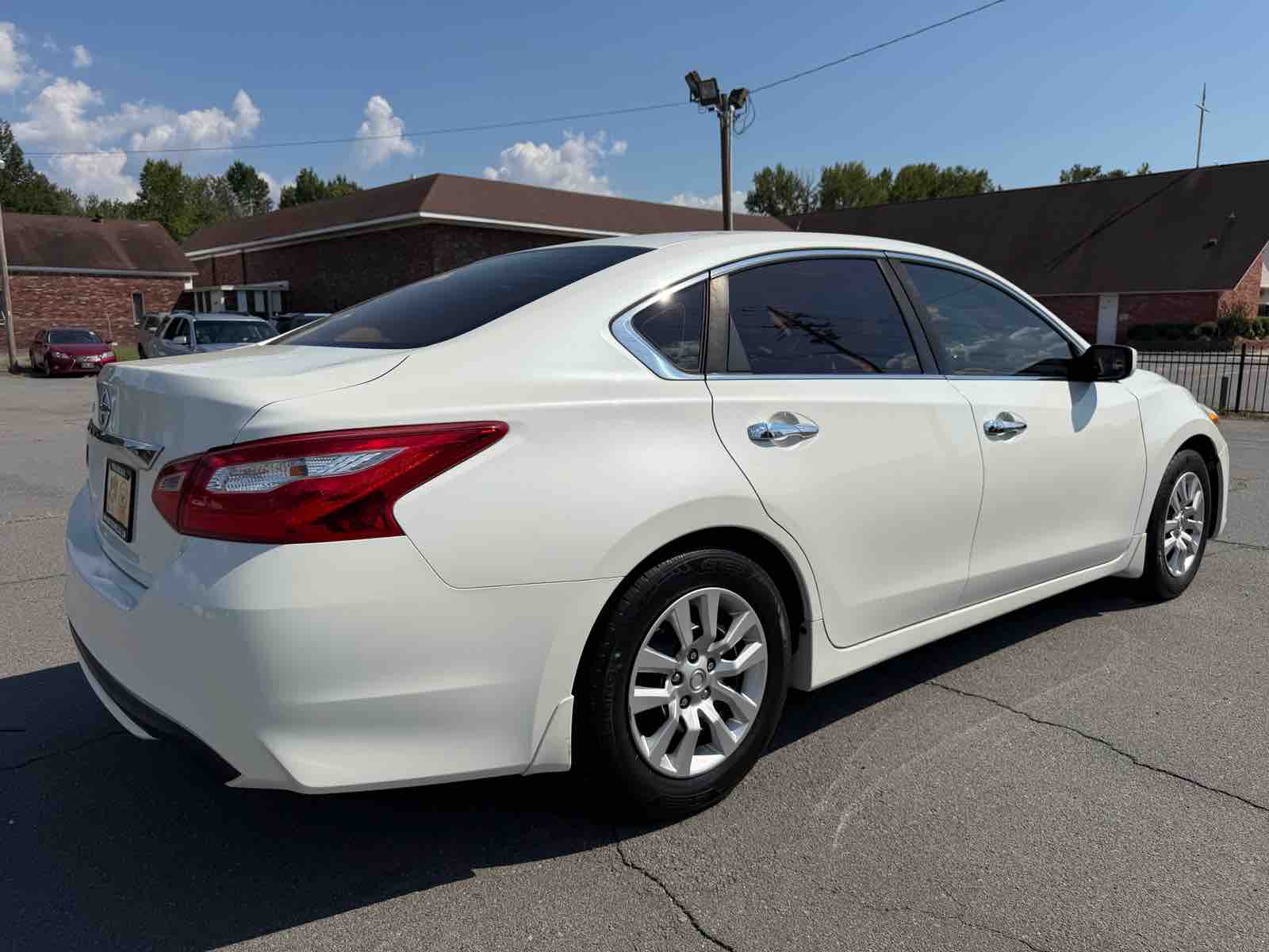 2017 Nissan Altima 2.5 SV photo 4