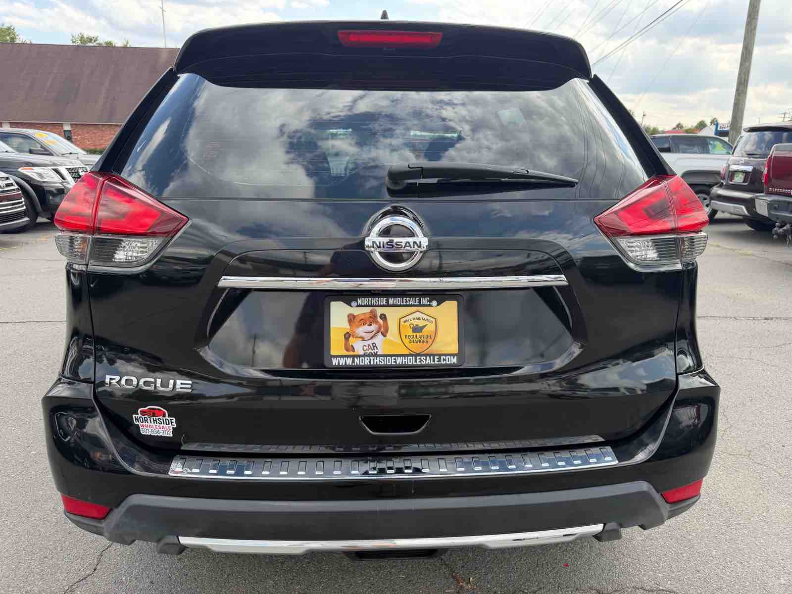 2017 Nissan Rogue SV photo 5