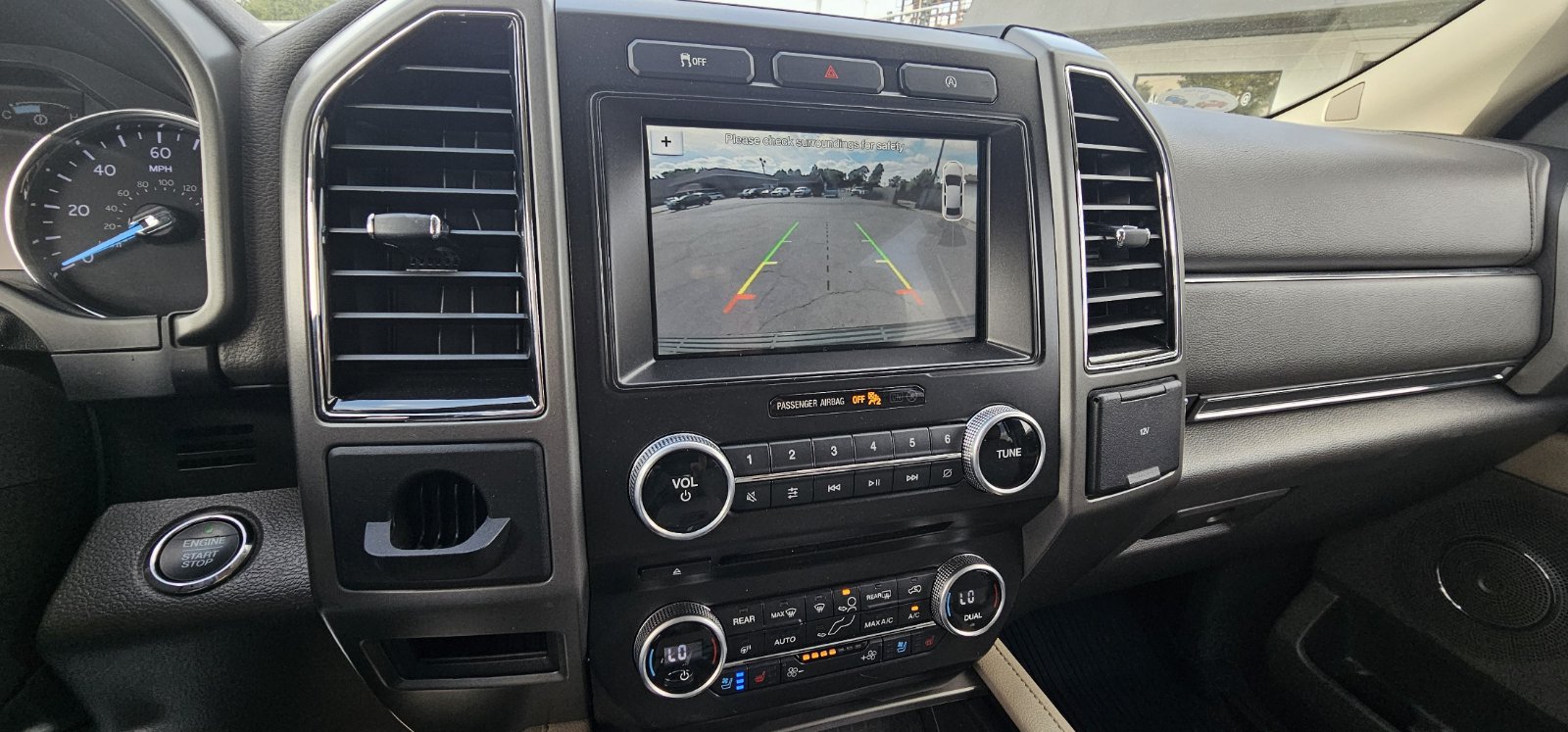 2018 Ford Expedition XLT photo 4