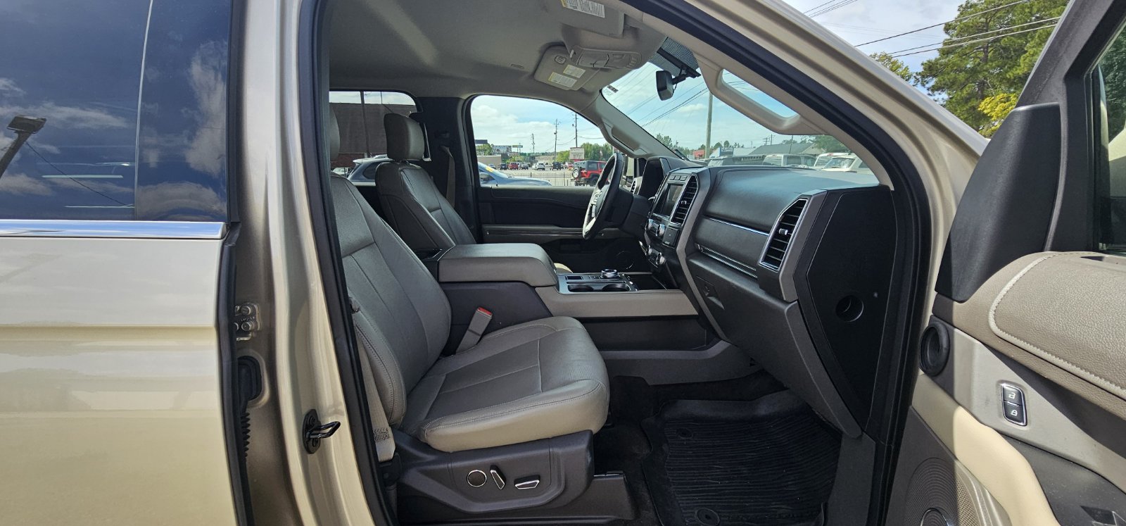 2018 Ford Expedition XLT photo 6