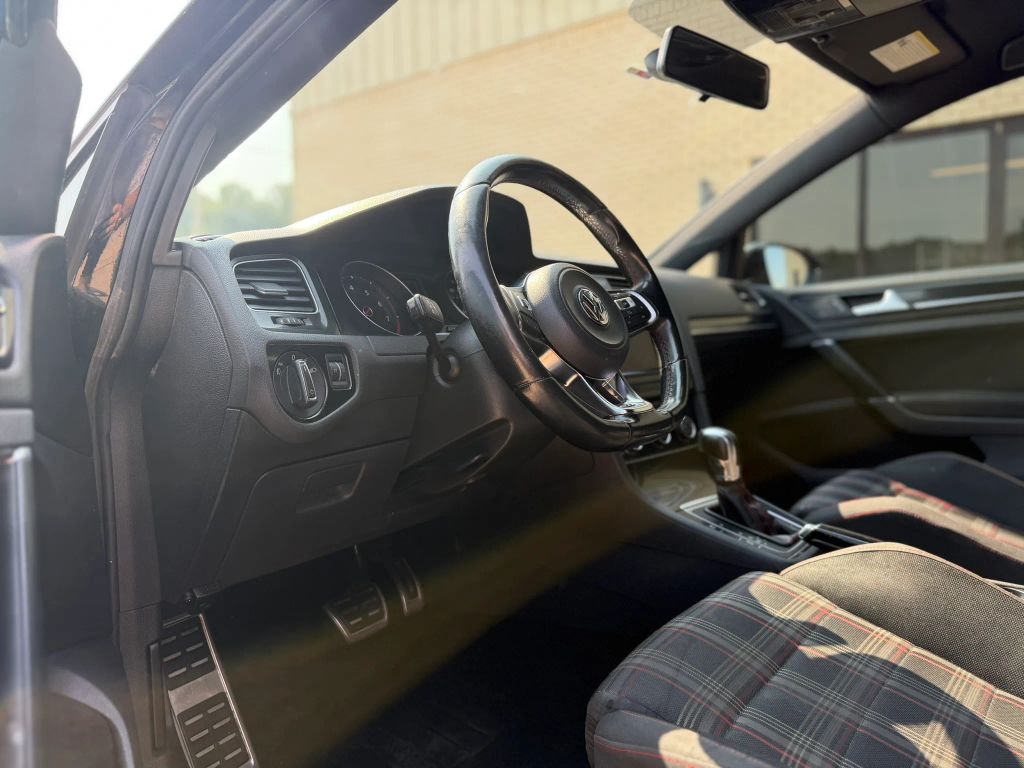 2015 Volkswagen Golf GTI S Hatchback Sedan 4D photo 5
