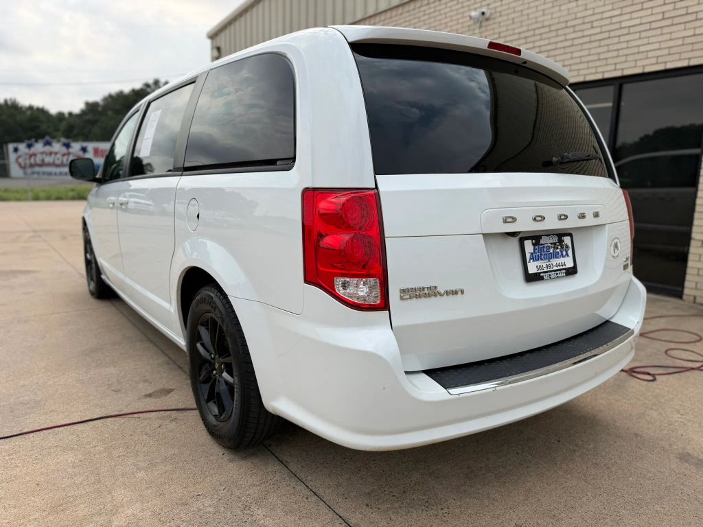2019 Dodge Grand Caravan Passenger GT Minivan 4D photo 2