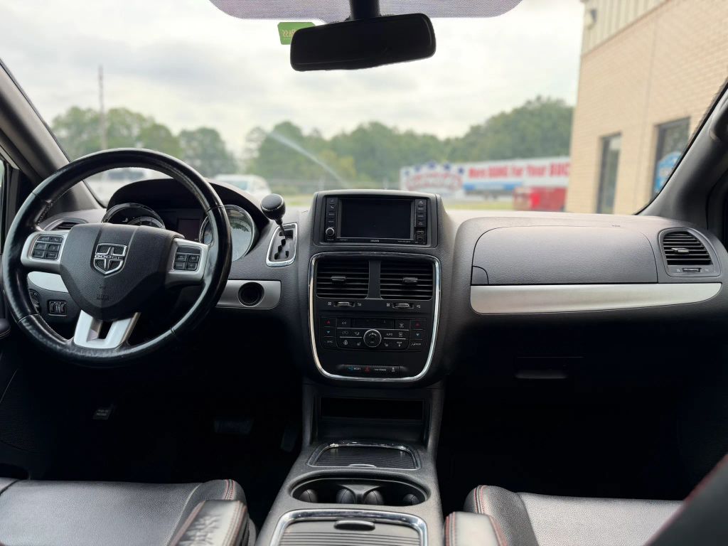 2019 Dodge Grand Caravan Passenger GT Minivan 4D photo 6